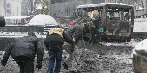 На Грушевського призупинились сутички