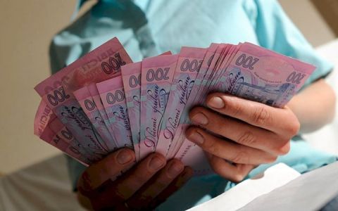 Середня зарплата на Львівщині за місяць збільшилася на 21 гривню