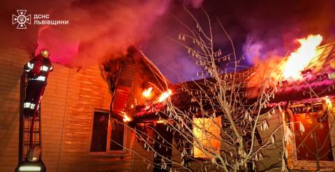 У Шептицькому районі чоловік отримав опіки через пожежу в будинку