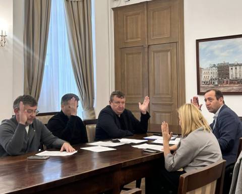 Депутати погодили підтримку дітей загиблих, допомогу постраждалим будинкам і фінансування техніки для фронту