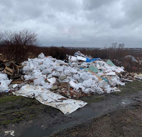 На Пустомитівщині виявили два незаконні звалища сміття