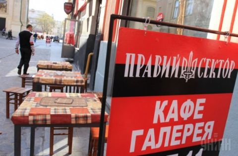 "Правий сектор" розібрався з львівським кафе, яке використовувало його ім'я та символіку