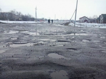 Після Великодня ремонтуватимуть дорогу на Радехів