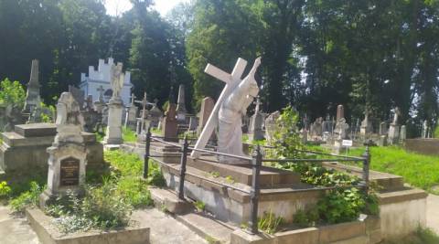 У Дрогобицькій громаді оцифровано 7 кладовищ