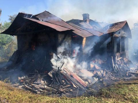 На Яворівщині вщент згорів житловий будинок