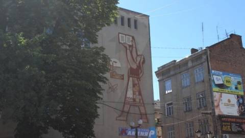 У Дрогобичі 19-річний хлопець побив поліцейського за оформлення протоколу