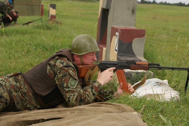 Напередодні професійного свята, журналістам дали постріляти на Яворівському полігоні (ФОТО)