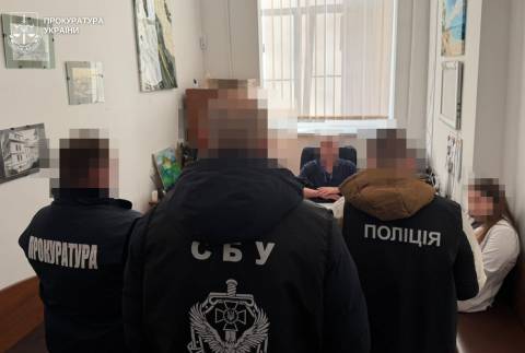 Посадовця однієї з лікарень Львова затримали на хабарі у 600 доларів