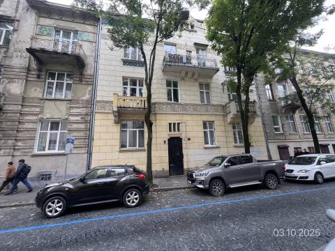 Приміщення у пам'ятці архітектури поблизу трамвайного депо на Вітовського продають за два мільйони гривень