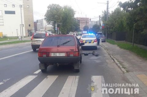 У Львові водій легковика збив підлітка на самокаті