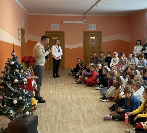 Для тисячі дітей в школах, садочках і лікарнях Львова читали різдвяні казки