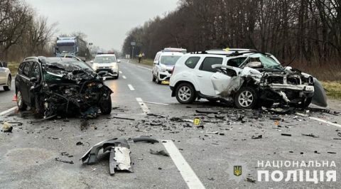 На Стрийщині водій опинився у лікарні через лобове зіткнення автомобілів