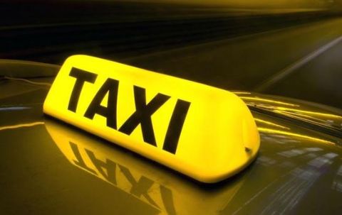 Посадовці Садового замовили на 400 тис грн послуги таксі