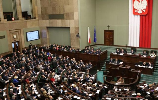 Сейм Польщі ухвалив резолюцію про геноцид поляків на Волині