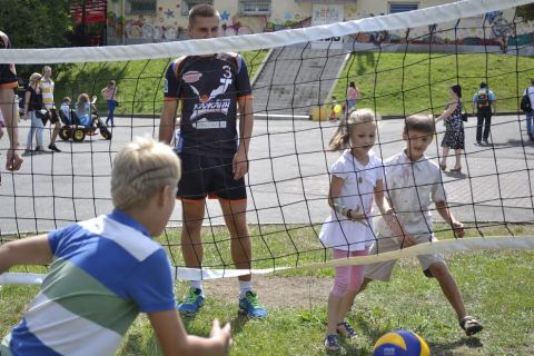 Львівські "Кажани" навчили дітей грати у волейбол