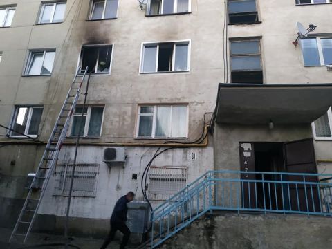 У Дрогобичі через пожежу в багатоповерхівці ледь не загинула 82-річна жінка