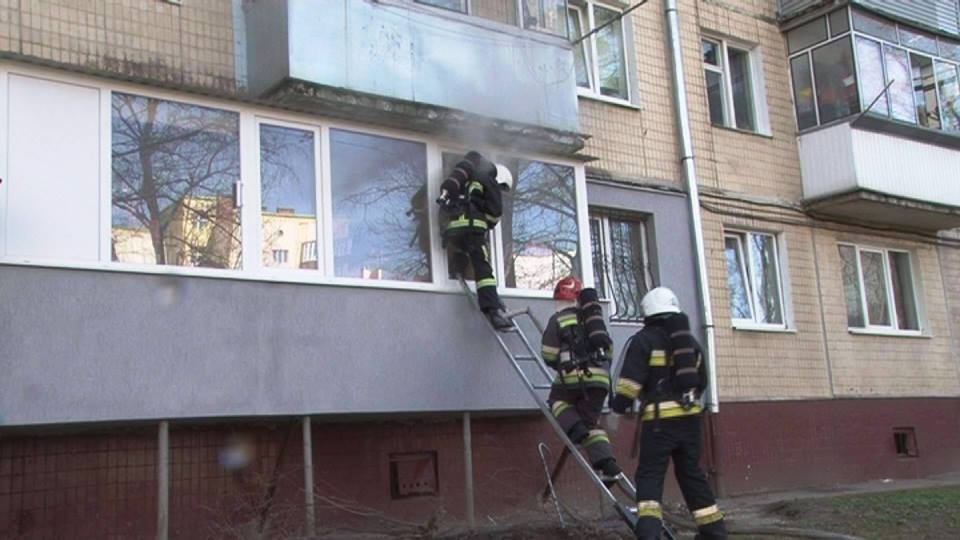 У Львові у двох квартирах виникли пожежі