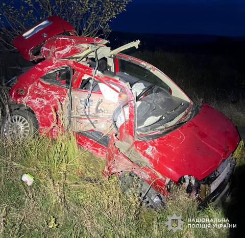 На Львівщині у ДТП з вантажівкою загинула водійка легковика