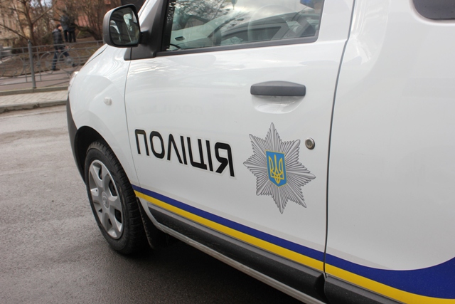 Львівські поліцейські заарештували двох осіб, причетних до незаконної приватизації комунального майна міськради