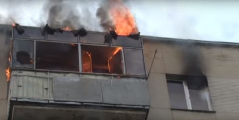18 рятувальників гасили пожежу у Львові