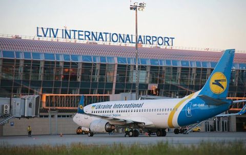 Аеропорт Львів скасував всі рейси