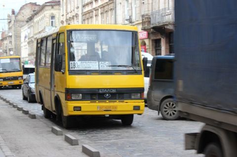 На Львівщині загорівся автобус
