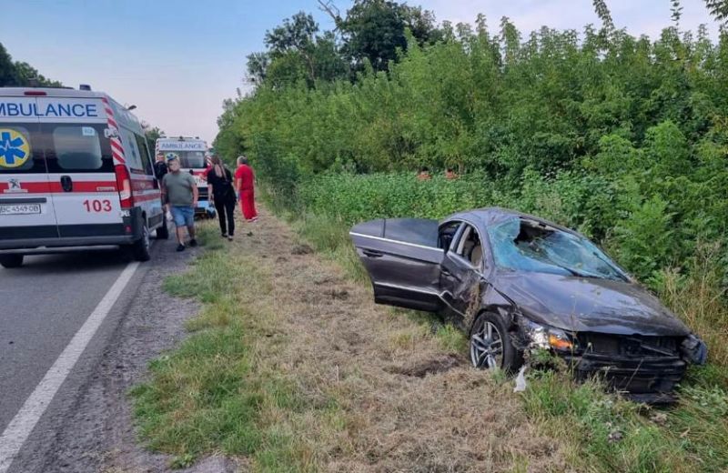 На трасі Миколаїв – Жовква – Бібрка у ДТП з вантажівкою загинув водій легковика