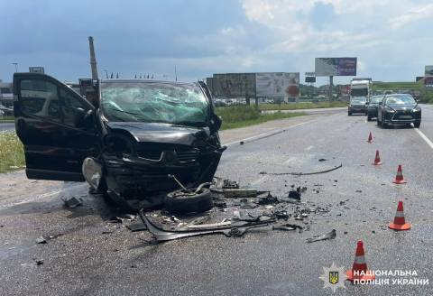 Поблизу Львова у ДТП постраждали семеро людей 