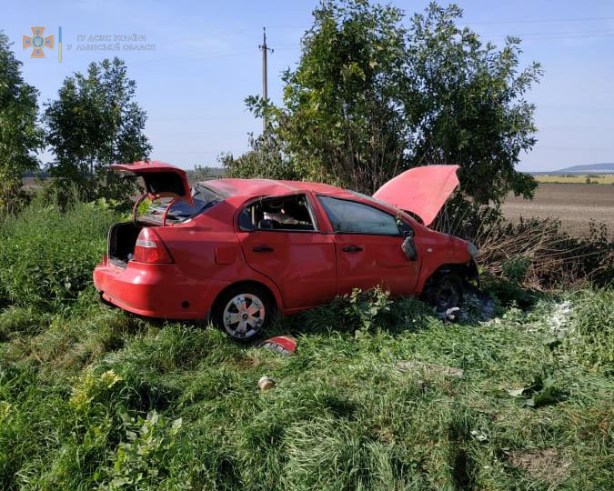 Поблизу Золочева перекинулася автівка Chevrolet Aveo