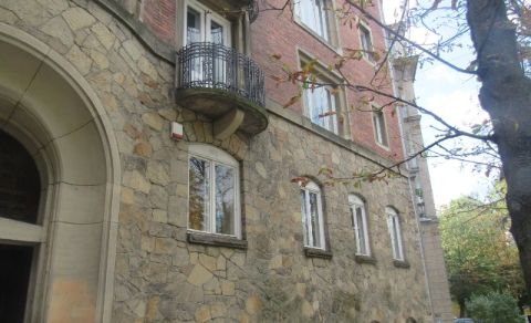 У Львові за 355 тисяч гривень продають приміщення у пам'ятці архітектури