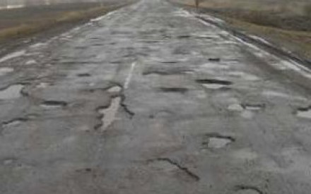 На Львівщині продовжують ремонтувати аварійні дороги