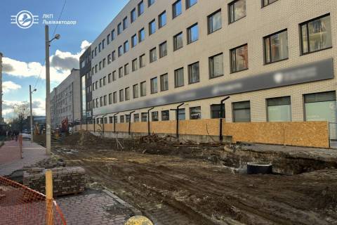 На вулиці Залізничній у Львові розпочали облаштовувати каналізаційні мережі