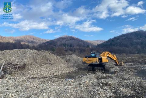 Стрийську фірму викрили на незаконному видобутку гравію вартістю 100 тисяч гривень