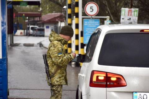 На кордоні з Польщею – черги з 15 авто