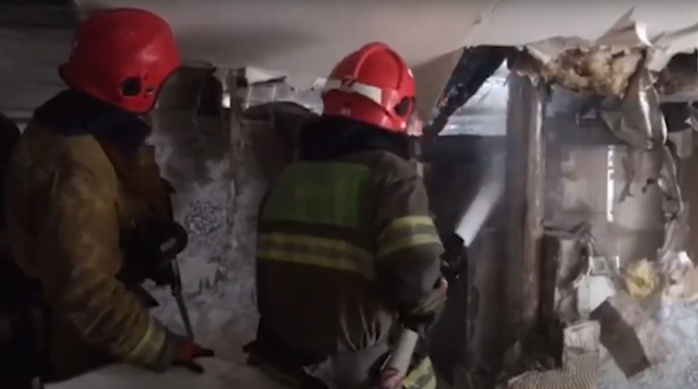 16 рятувальників гасили пожежу у 2-поверховій будівлі Львова