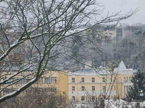 Комунальники висипали на вулиці Львова 359 м куб піскосуміші та 50 тонн солі