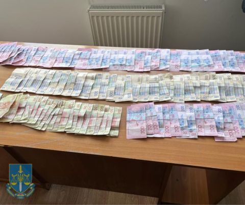 Інспекторку Львівської митниці викрили на хабарництві