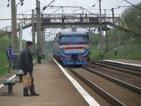 На Львівщині впав попит на маршрутки та залізницю