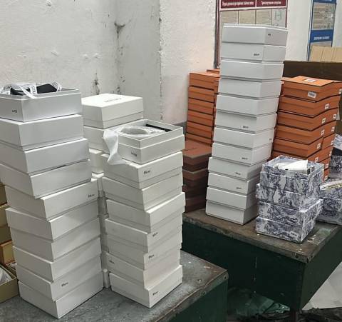 У Шегинях виявили контрабанду товарів Apple, Gucci та Dior