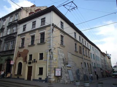 Міськрада Львова дозволила провести реставрацію будинку для кафе на Сербській