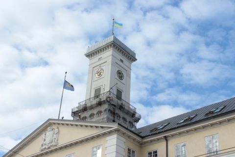 Чиновникам Львівської міськради збільшили зарплату