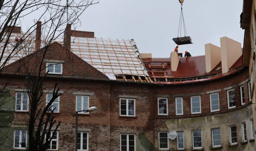 У Львові завершують відбудову зруйнованих ракетною атакою будинків на Стрийській