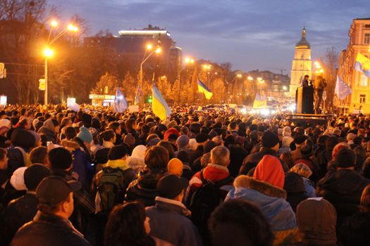 Янукович підписав закон про амністію учасників Євромайдану