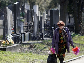 У Львові на вихідні збільшено кількість транспорту, на якому можна доїхати до кладовищ