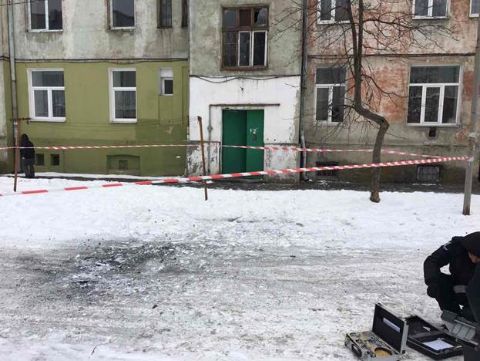 На подвір'ї багатоповерхівки у Львові вибухнула граната