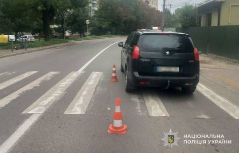 Водій Peugeot збив дитину на пішохідному переході у Львові