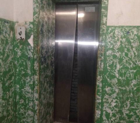 У Львові п'яний юнак впав у ліфтову шахту під час спроби самостійно вибратися з ліфта