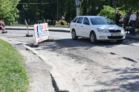 Частину вулиці Винниченка на місяць закриють для транспорту