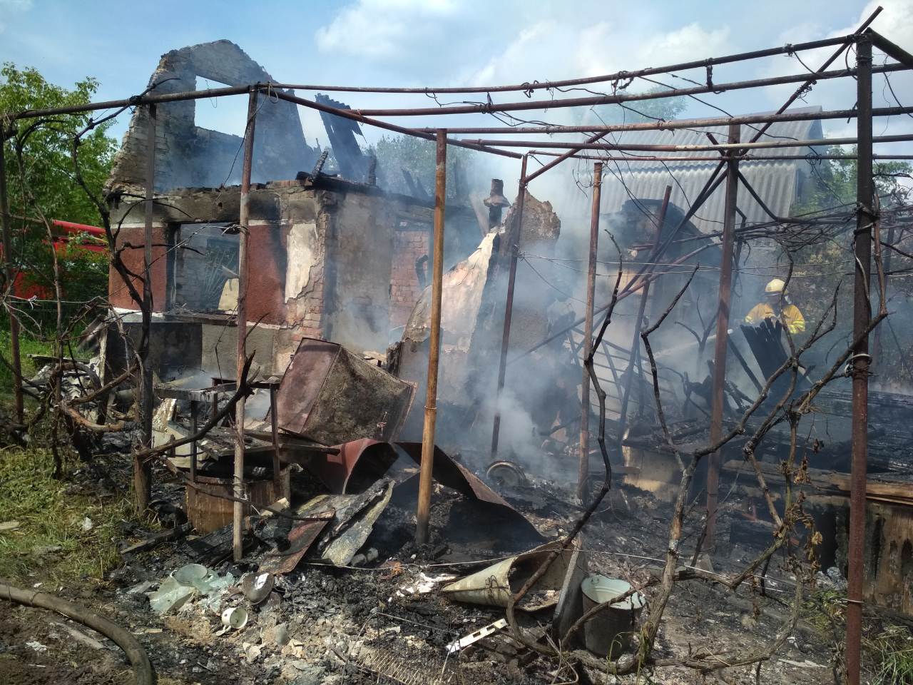 На Городоччині згорів будинок на території дачного кооперативу