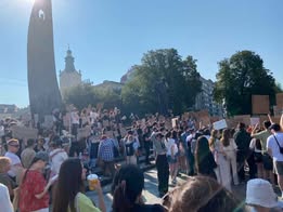 У Львові відбувається мітинг проти відставки Федорова з посади міністра оборони